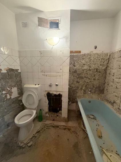 Apartament cu 3 camere în Falezei