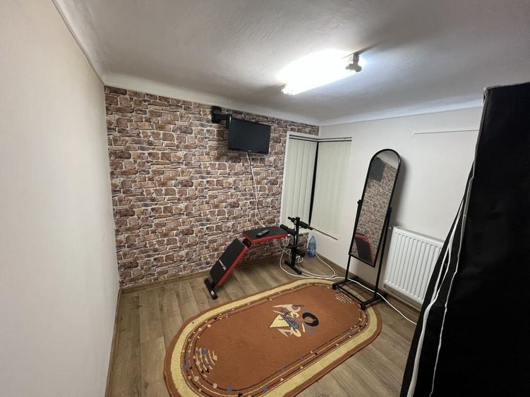 Apartament cu 2 camere decomandat în Sârbi