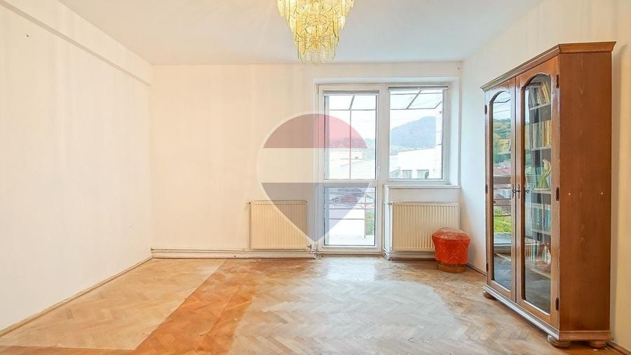 Apartament cu 2 camere semidecomandat în Centrul Civic