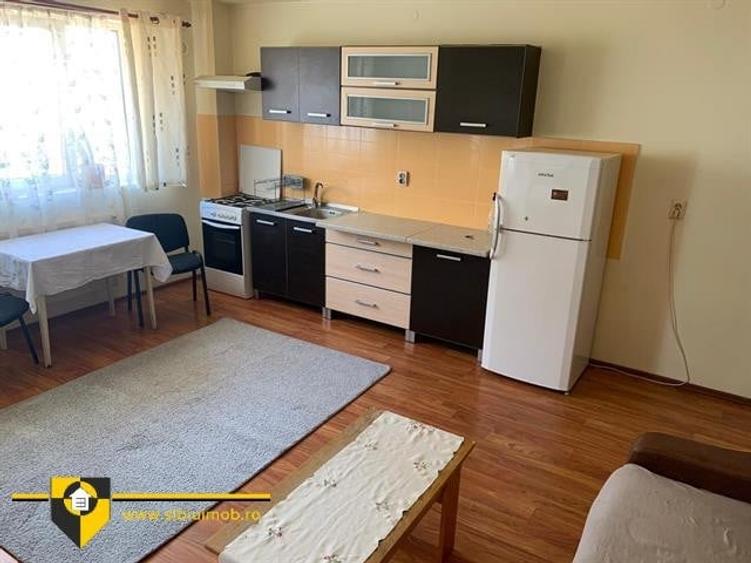 Apartament cu 2 camere semidecomandat, mobilat în Mihai Viteazul
