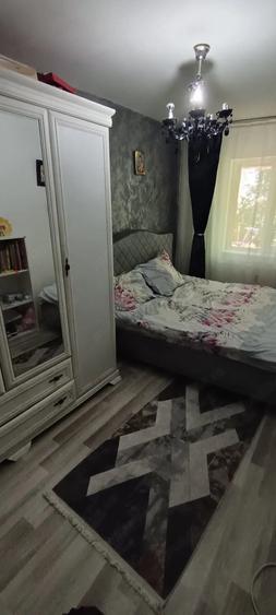 Apartament cu 3 camere semidecomandat în Vest