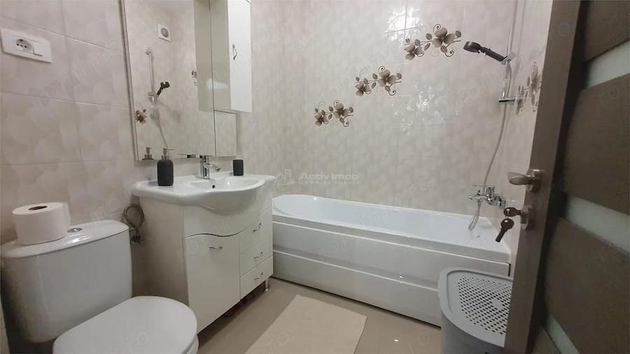 Apartament cu 3 camere decomandat în Poieni-Suceava