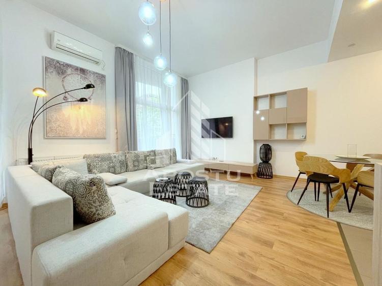 Apartament cu 2 camere semidecomandat, mobilat în Soarelui