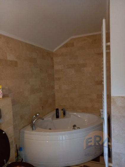 Casă individuală cu 4 camere cu Canalizare în Oncea