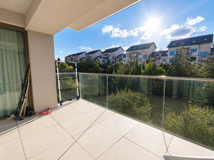 Apartament cu 3 camere semidecomandat, mobilat în Borhanci