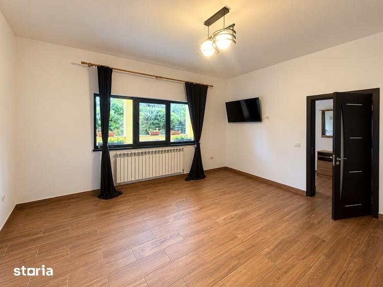 Casă cu 5 camere cu Teren 450 Mp în Nicolina