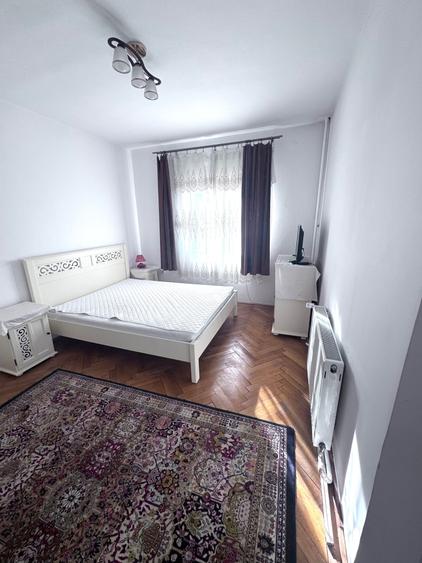 Garsonieră decomandată în Central
