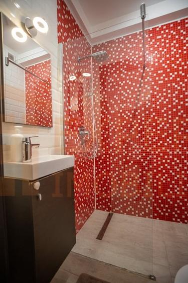 Apartament cu 3 camere decomandat, mobilat în Faleza Nord