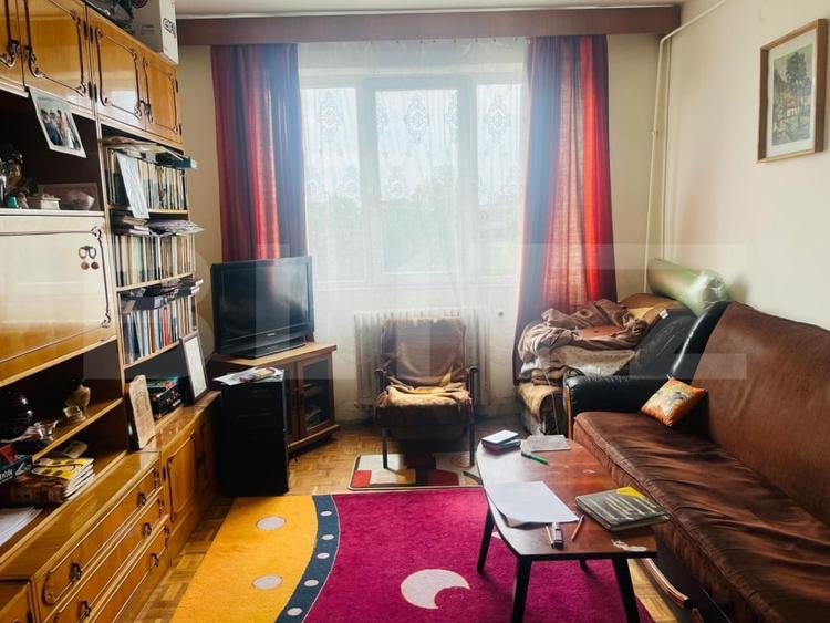Apartament cu 3 camere, decomandat, zona -  Bulevardul Dacia - 1