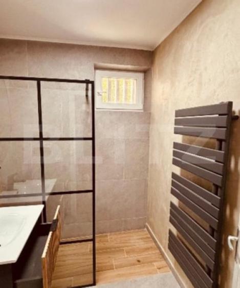 Apartament cu 3 camere semidecomandat în Ultracentral