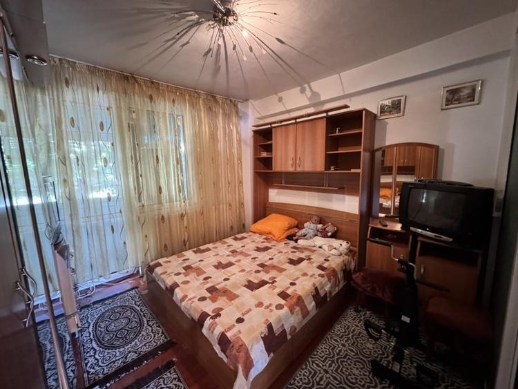 Apartament cu 2 camere decomandat, mobilat în Craiovița Nouă
