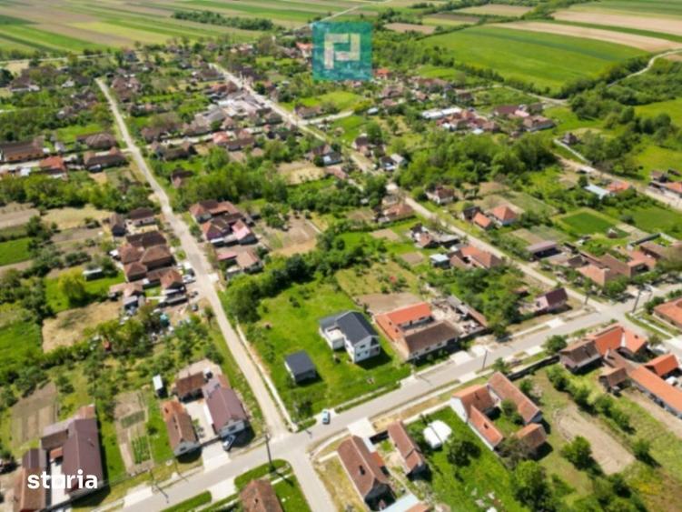 Casă cu 5 camere cu Teren 2135 Mp în Buteni