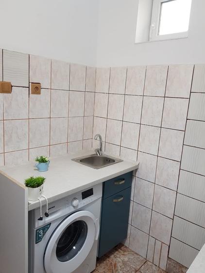 Garsonieră decomandată în CET