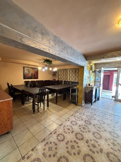 Casă cu 7 camere cu Teren 798 Mp în Costi