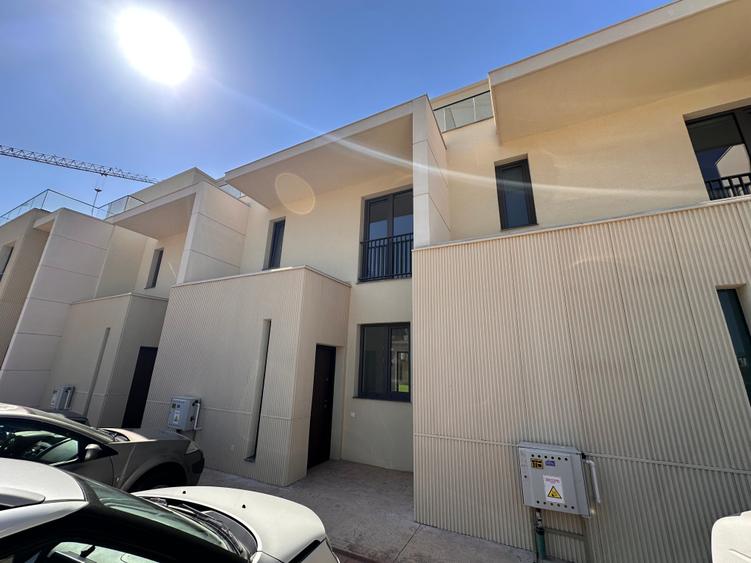 Vila tip Duplex Lângă Cosmopolis - 1