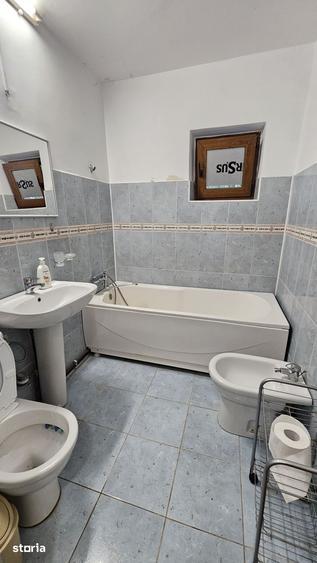 Apartament cu 4 camere decomandat în Tătărași