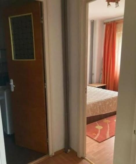 105000 euro -2 camere -Gorjului -centrala proprie -bloc 1980 - 3