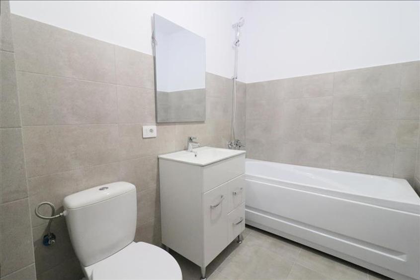 Apartament cu 4 camere decomandat în Păcurari