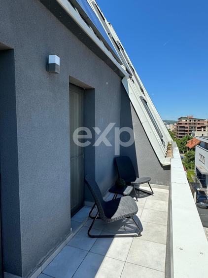 Apartament cu 3 camere semidecomandat în Între Lacuri