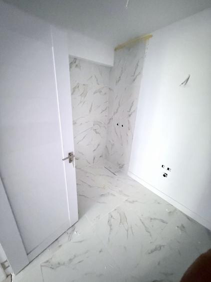 Apartament cu 3 camere decomandat în Exterior Vest