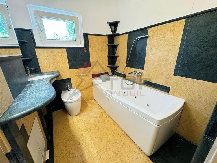 Apartament cu 4 camere semidecomandat în Mircea cel Bătrân