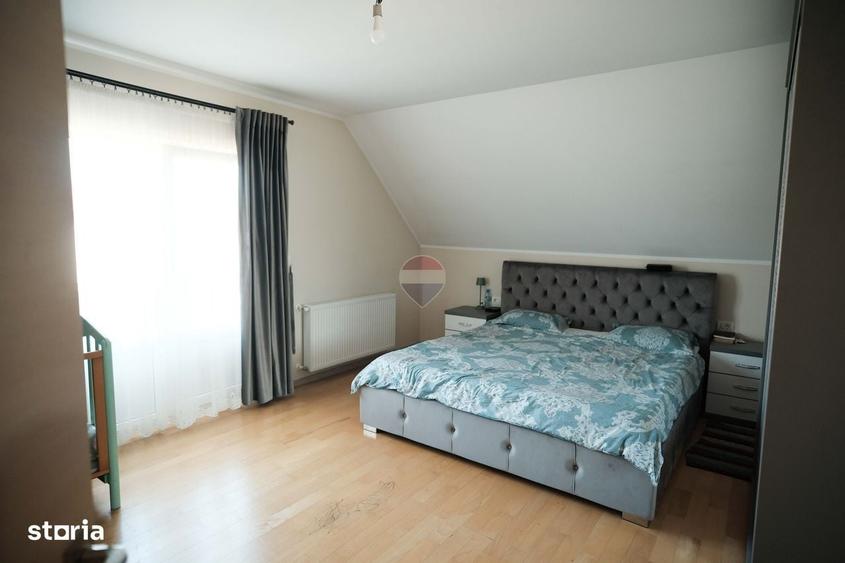 Casă cu 4 camere cu Teren 1500 Mp în Central
