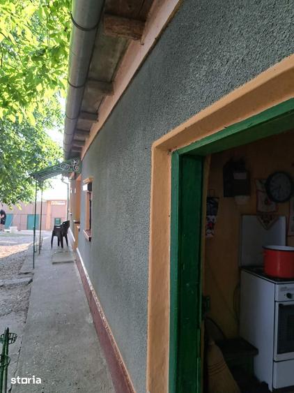 Casă cu 3 camere cu Teren 2700 Mp în Cenaloș