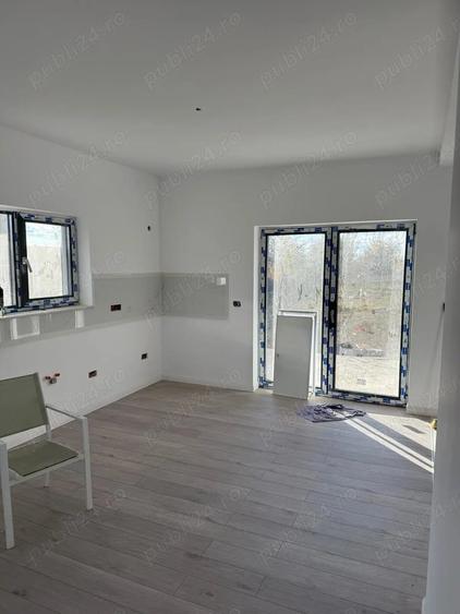 Casă cu 4 camere în Hlincea