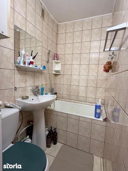 Apartament cu 3 camere, mobilat în Florilor