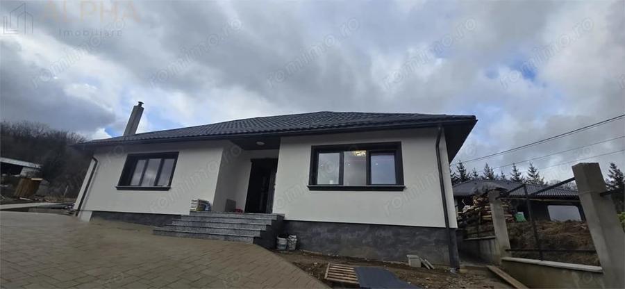 Casă cu Teren 1000 Mp în Sud