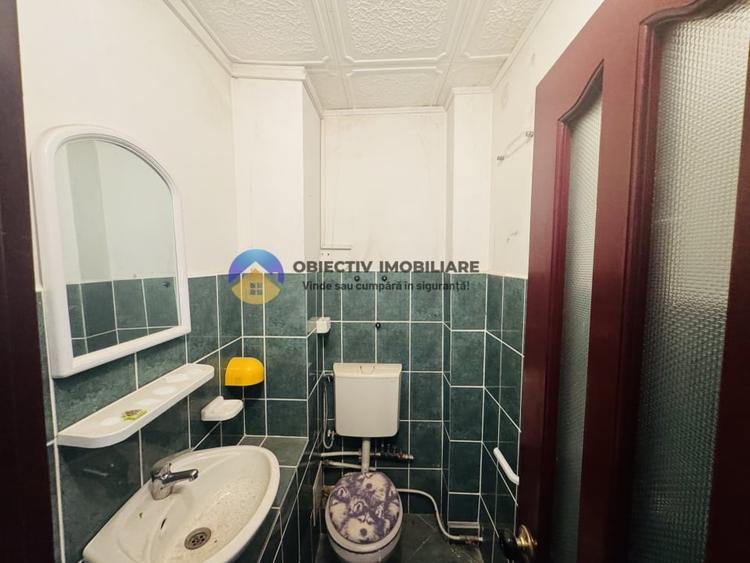 Apartament cu 4 camere semidecomandat în Mărăței