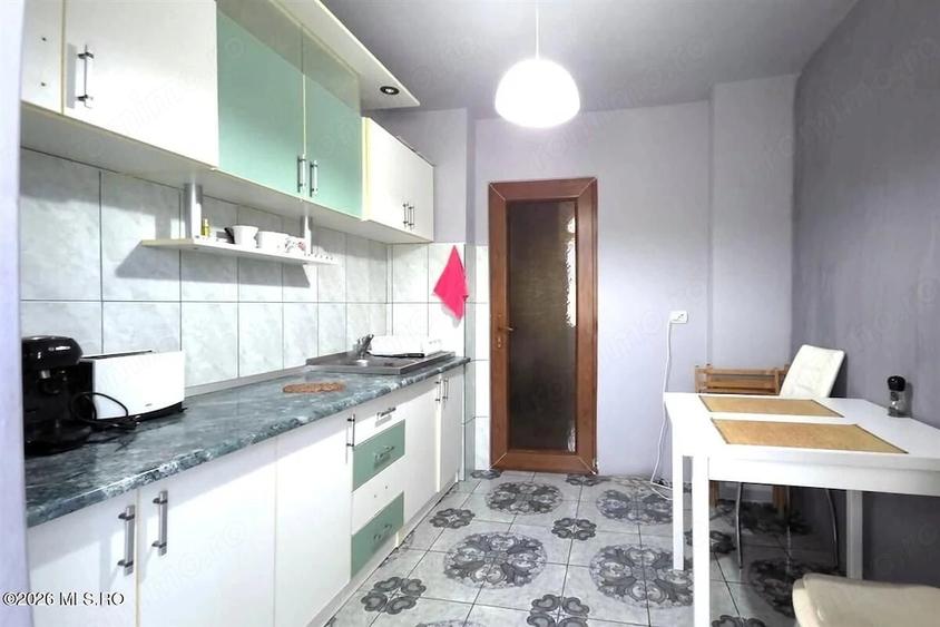 Apartament cu 2 camere decomandat în Far
