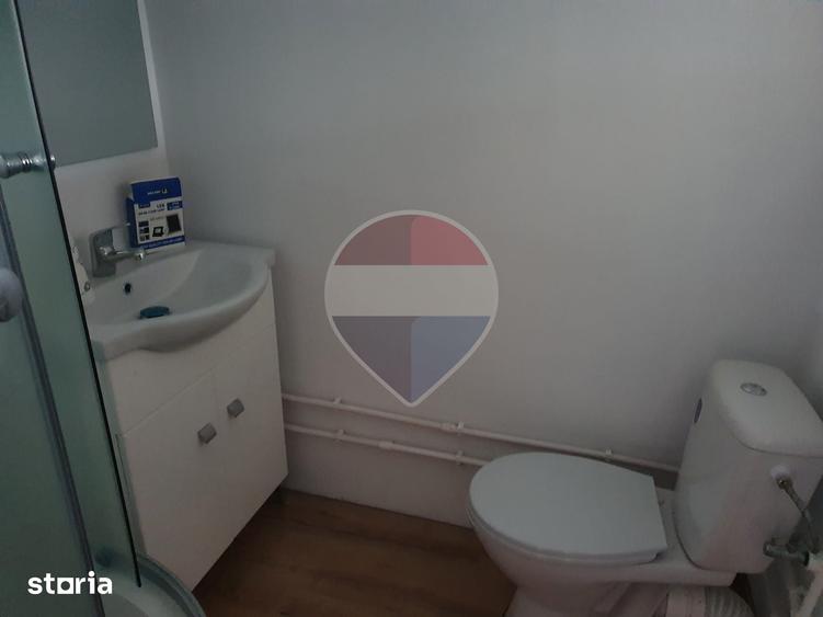 Casă cu 4 camere cu Teren 1000 Mp în Periș