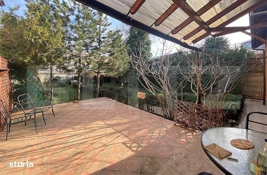 Casă cu 4 camere cu Teren 1100 Mp în Central