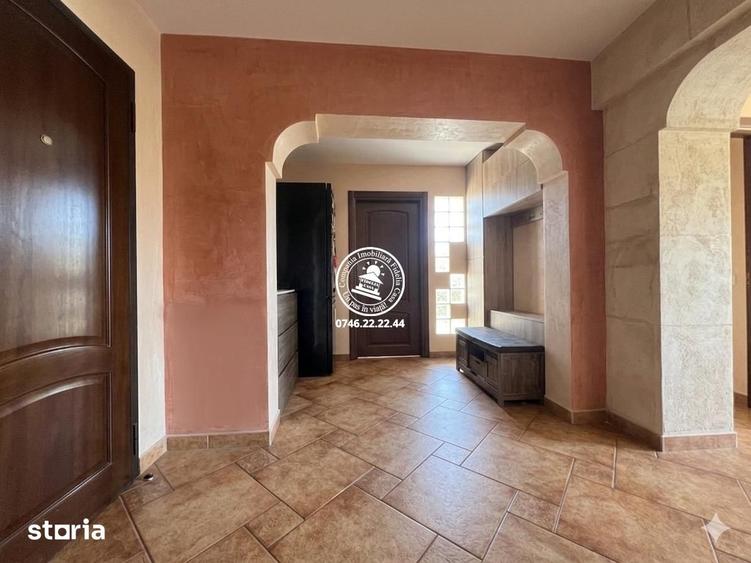 Apartament cu 4 camere, mobilat în Central