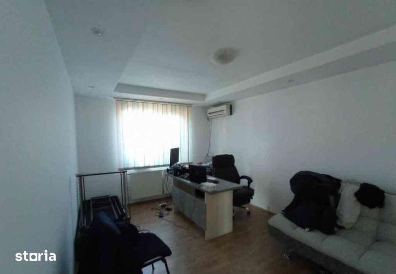 Casă cu 7 camere cu Teren 250 Mp în Vitan