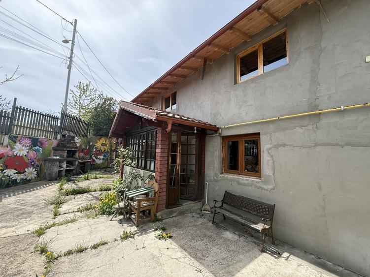 Casă individuală cu 5 camere cu Canalizare în Ghioșești