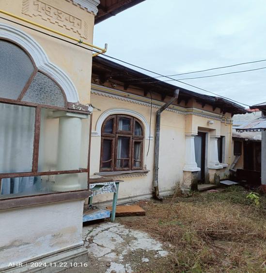 Casă cu 3 camere cu Teren 220 Mp în Exterior Vest
