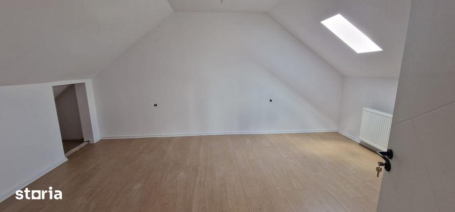 Casă cu 4 camere cu Teren 280 Mp în Lumina