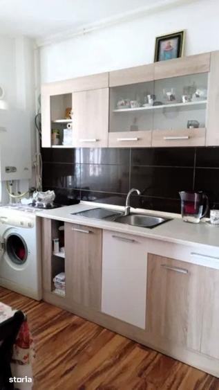 Garsonieră decomandată în Sud