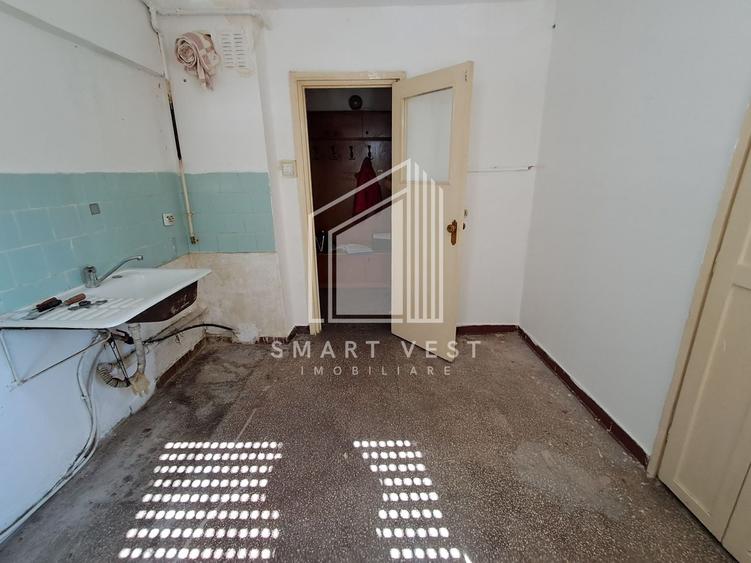 Apartament cu 3 camere semidecomandat în Micro 16