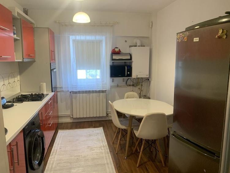 Apartament cu 3 camere decomandat în Năvodari Tabără