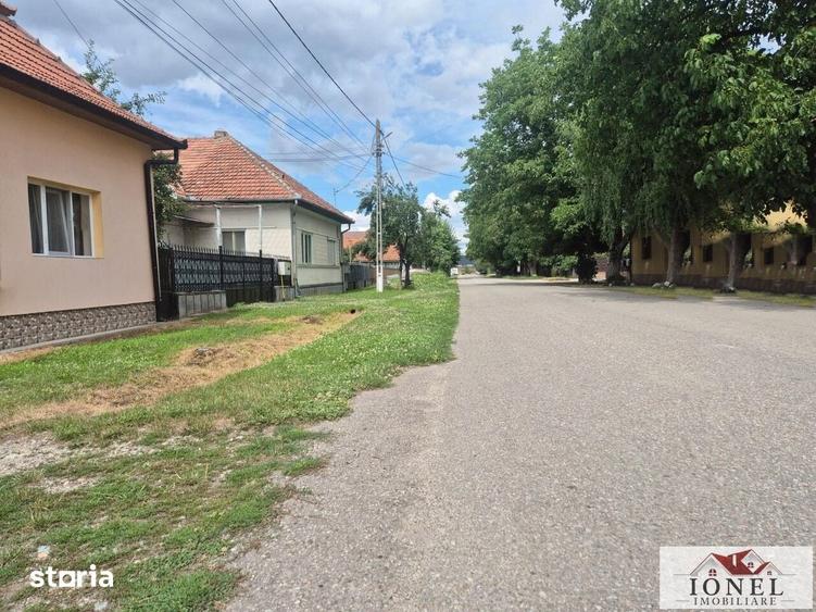 Casă cu 4 camere cu Teren 830 Mp în Central
