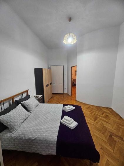 Apartament cu 3 camere semidecomandat în Dosu Bricii