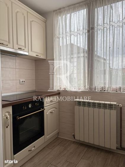 Apartament cu 3 camere decomandat în Decebal