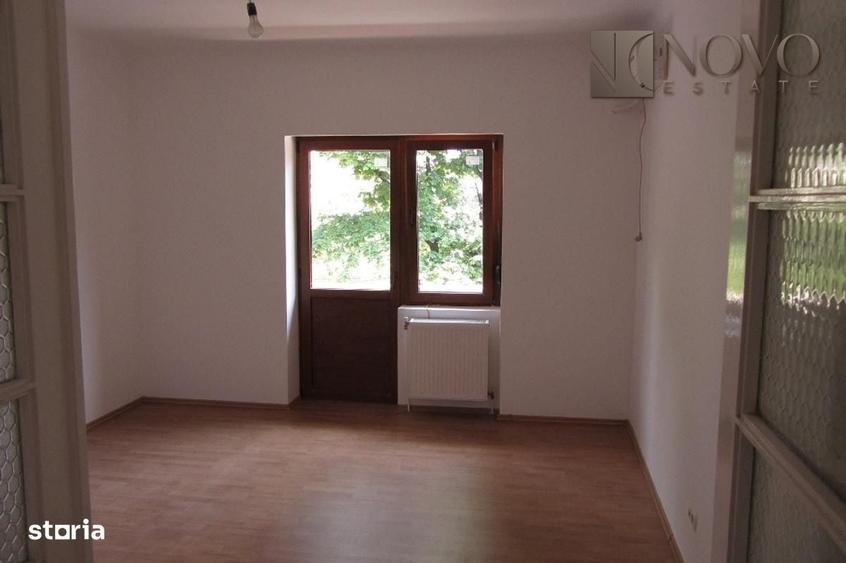 Apartament cu 4 camere decomandat în Vitan