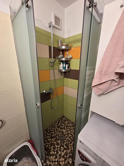 Apartament cu 4 camere decomandat în Drumul Taberei