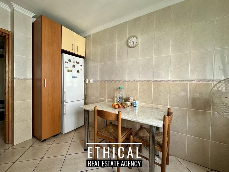 Apartament cu 3 camere decomandat, mobilat în Gorjului