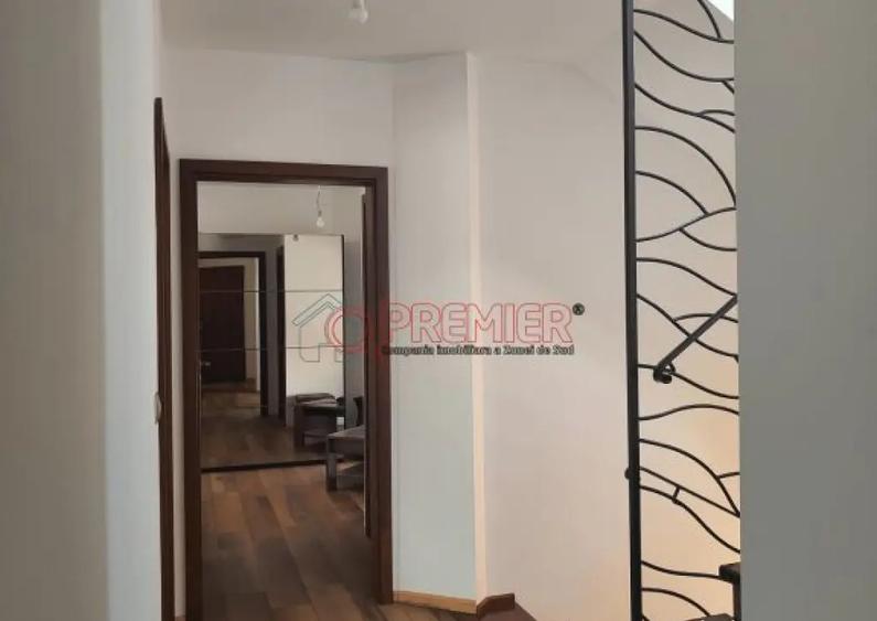 Casă cu 6 camere cu Teren 221 Mp în Obor