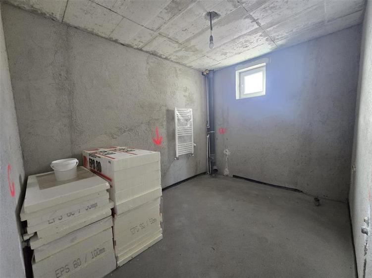 Casă cu 4 camere cu Teren 300 Mp în Palota